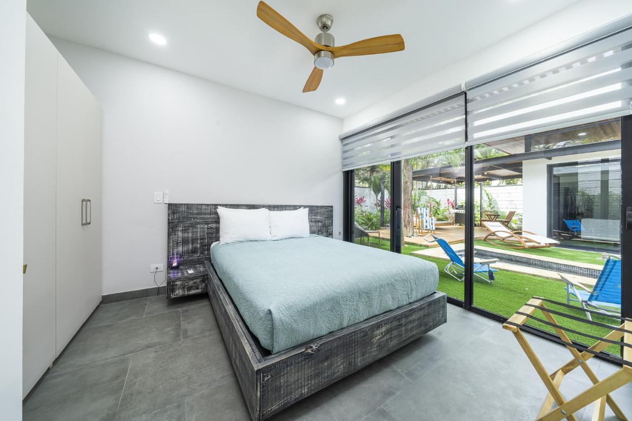 Playa Potrero - New Modern House, Pool In Guitar Shape - Casa Guitarraヴィラ エクステリア 写真
