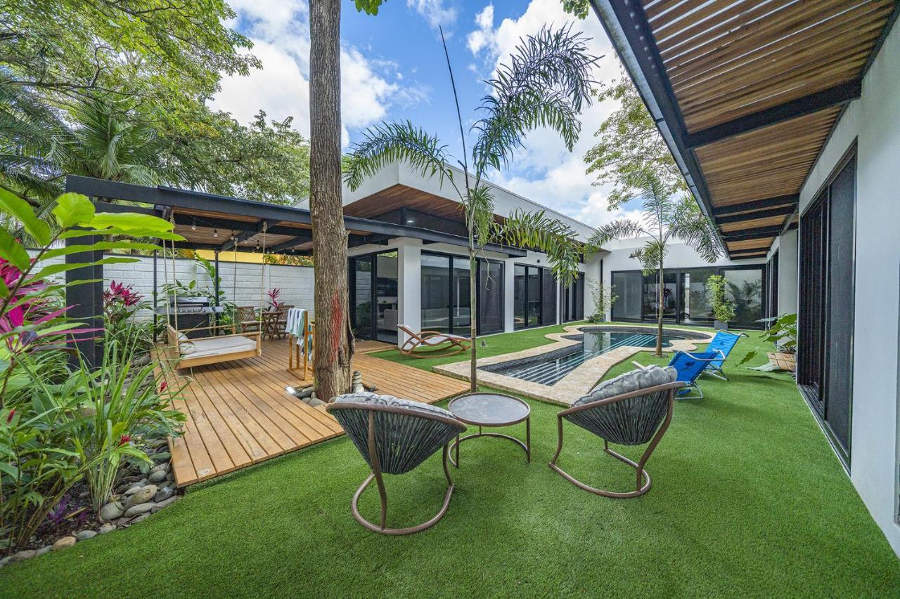 Playa Potrero - New Modern House, Pool In Guitar Shape - Casa Guitarraヴィラ エクステリア 写真